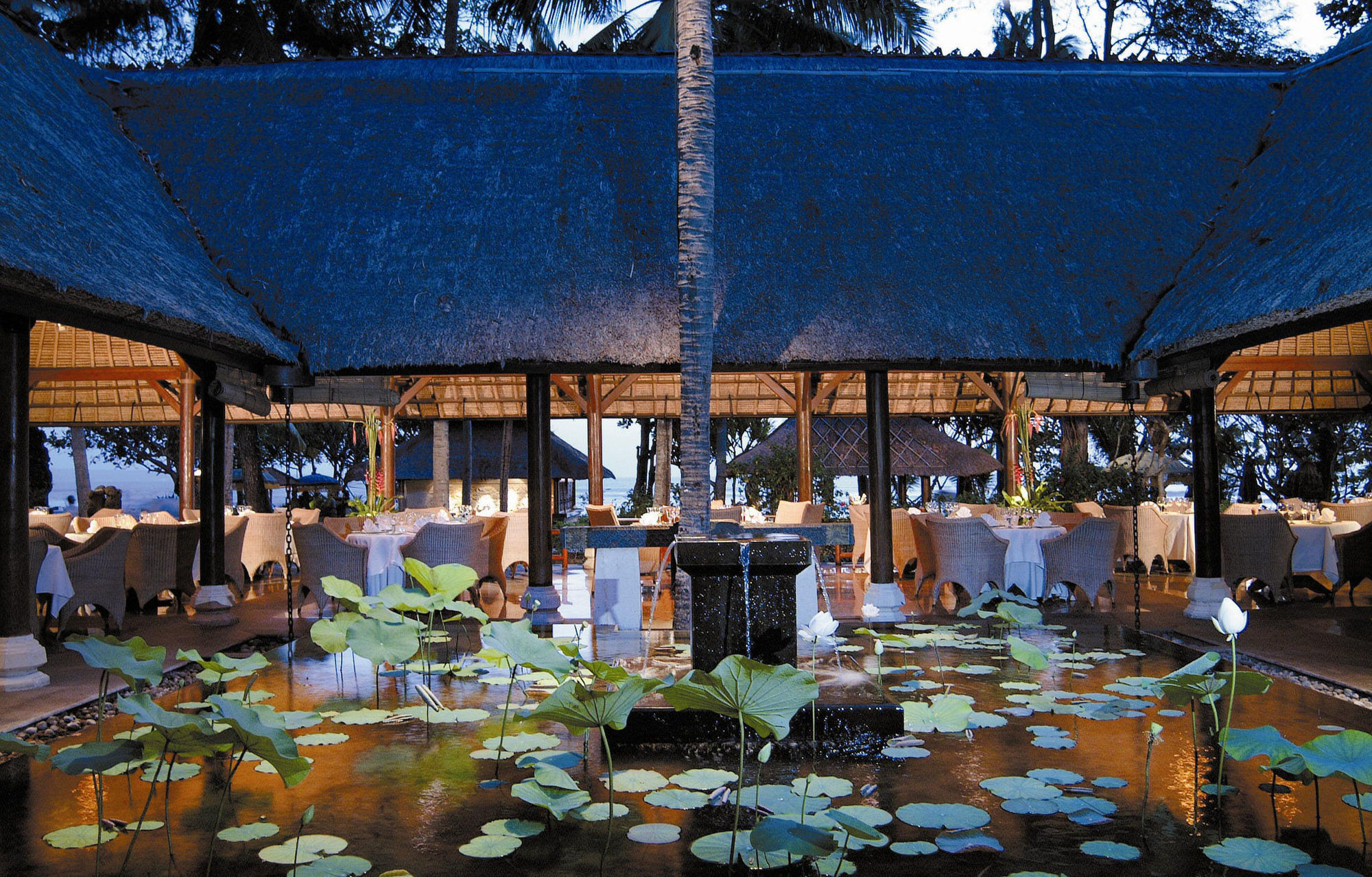 The Oberoi Beach Resort, Bali Семиняк Ресторант снимка